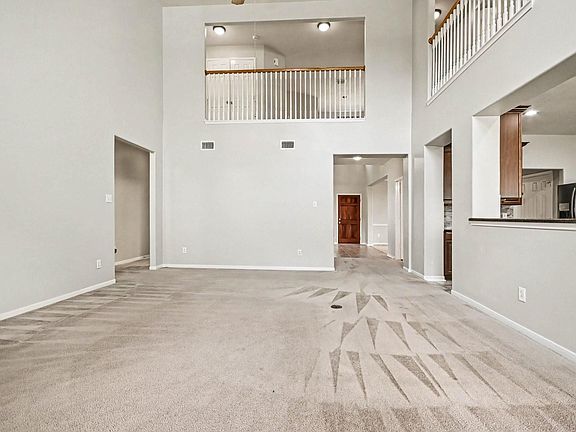 4th image of 917 Almond Pointe