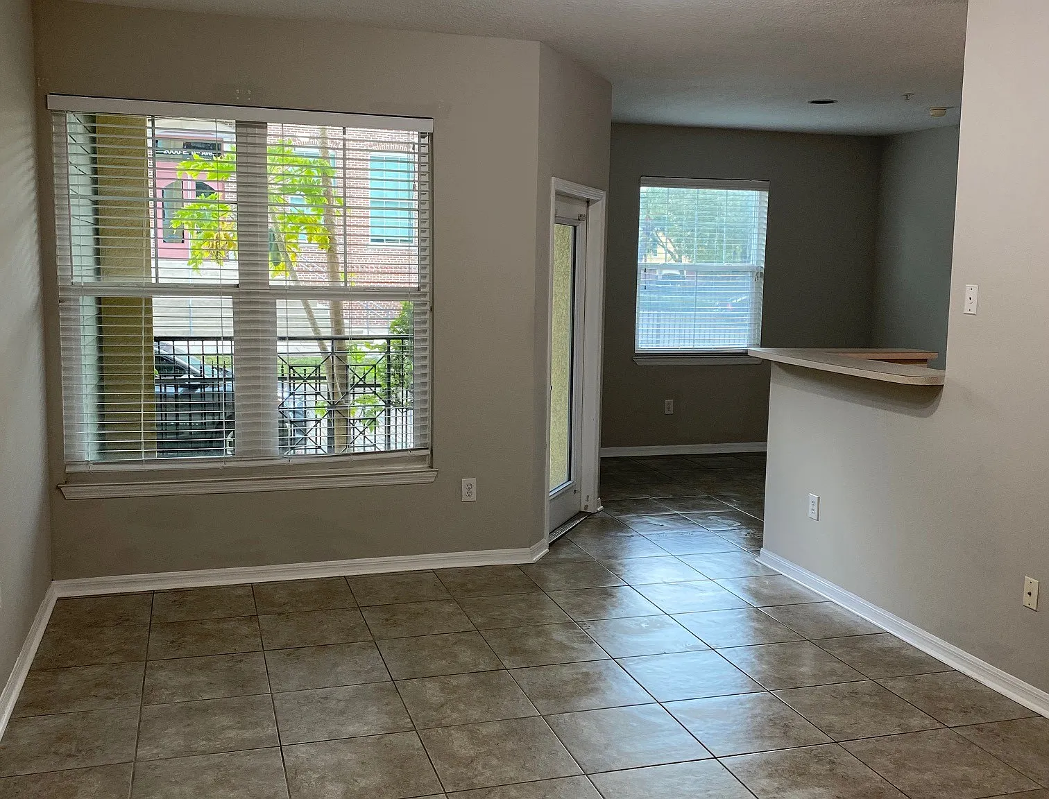 2 bed, 1150 sqft, $2,225 — Photo 2
