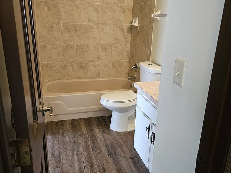 691 Royalty Ct — Photo 7