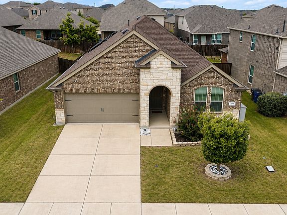 3rd image of 800 Goldenrod Ln