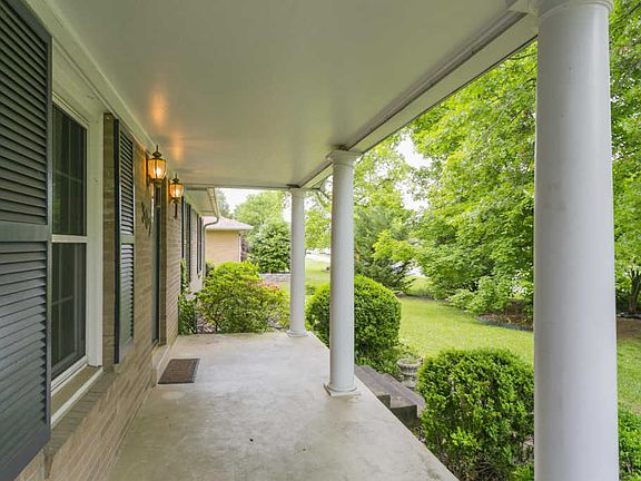 4th image of 302 E Northfield Blvd