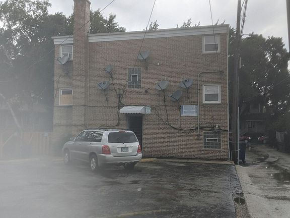 3rd image of 4021 W Belle Plaine Ave
