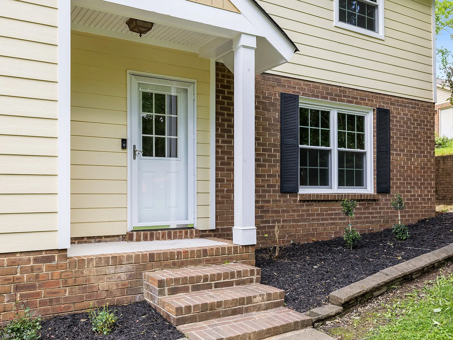 3 bed, 1926 sqft, $2,795 — Photo 3