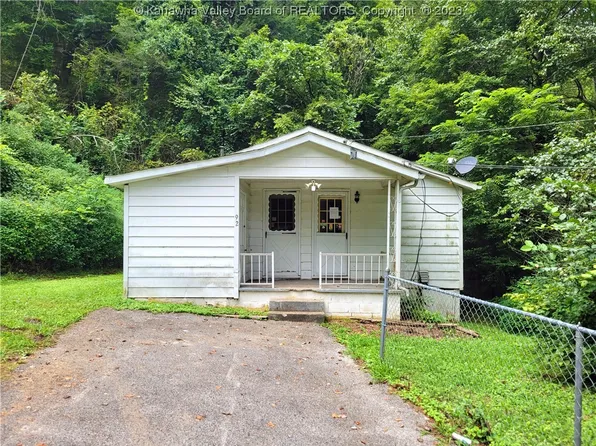 92 Mooney Ln, Charleston, WV 25314