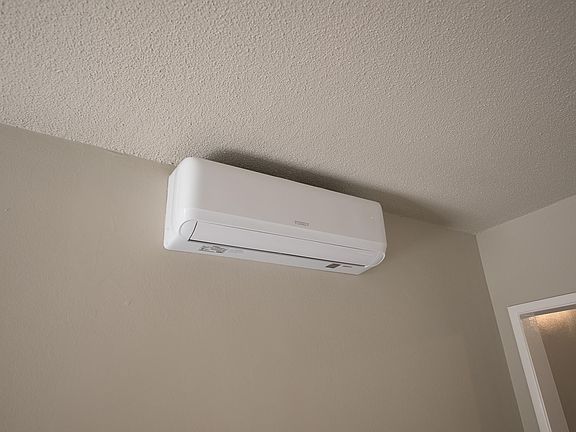 3rd image of 450 E Live Oak Ave