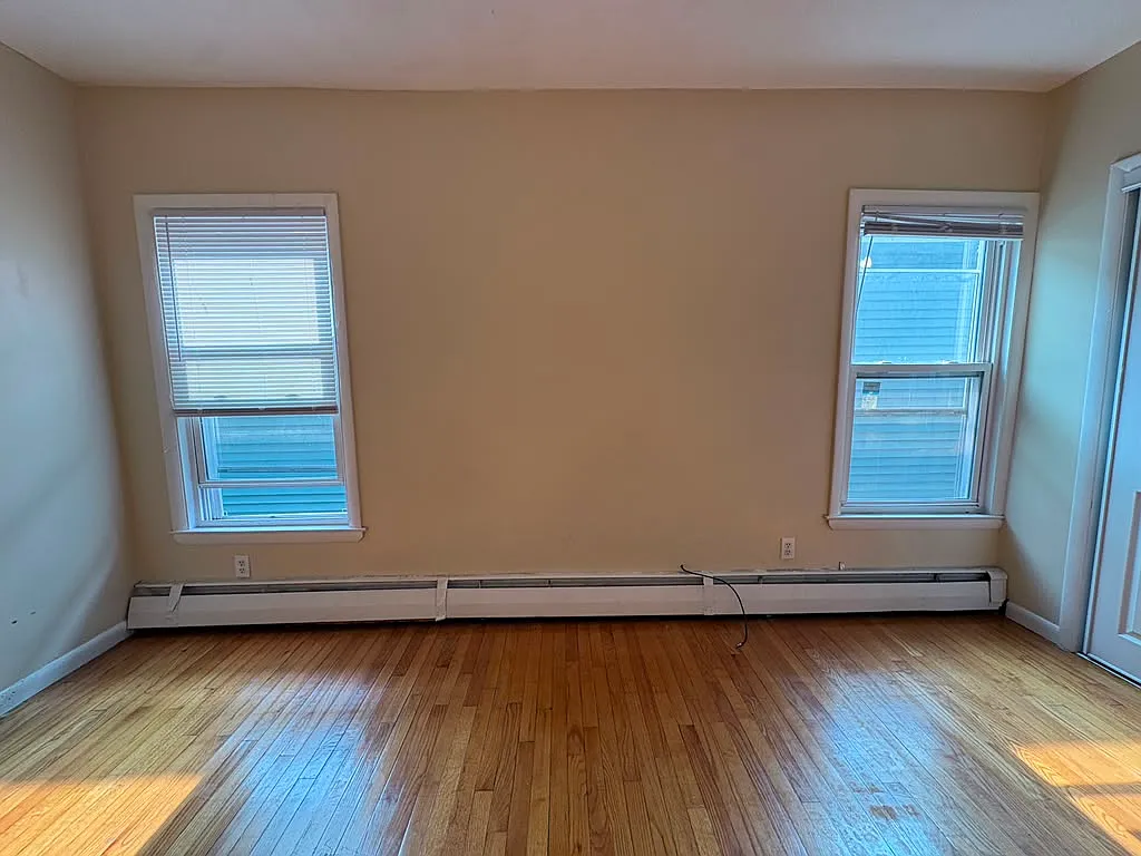 4 bed, $2,100 — Photo 4