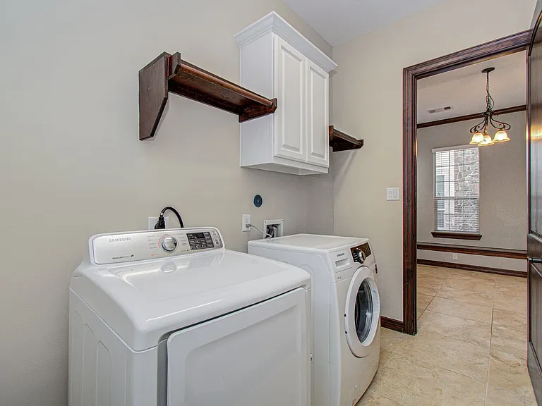 5711 Avon Landing Ln — Photo 40