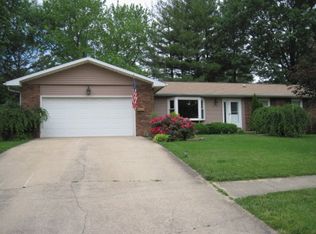 2238 Reynolds Dr, Charleston, IL 61920