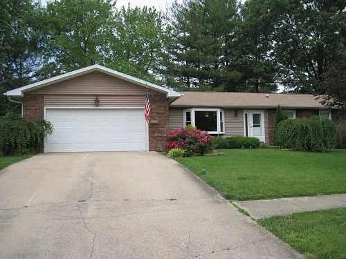 2238 Reynolds Dr photo 1