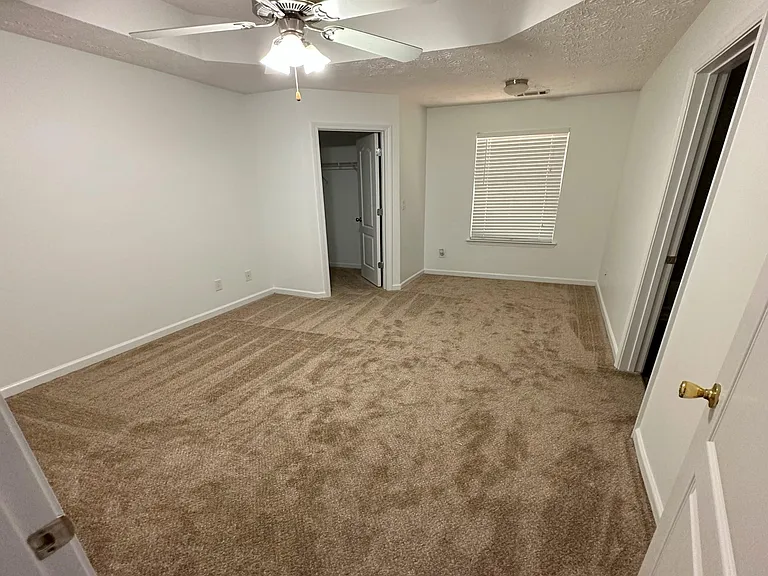 Ellenwood Dr — Photo 9