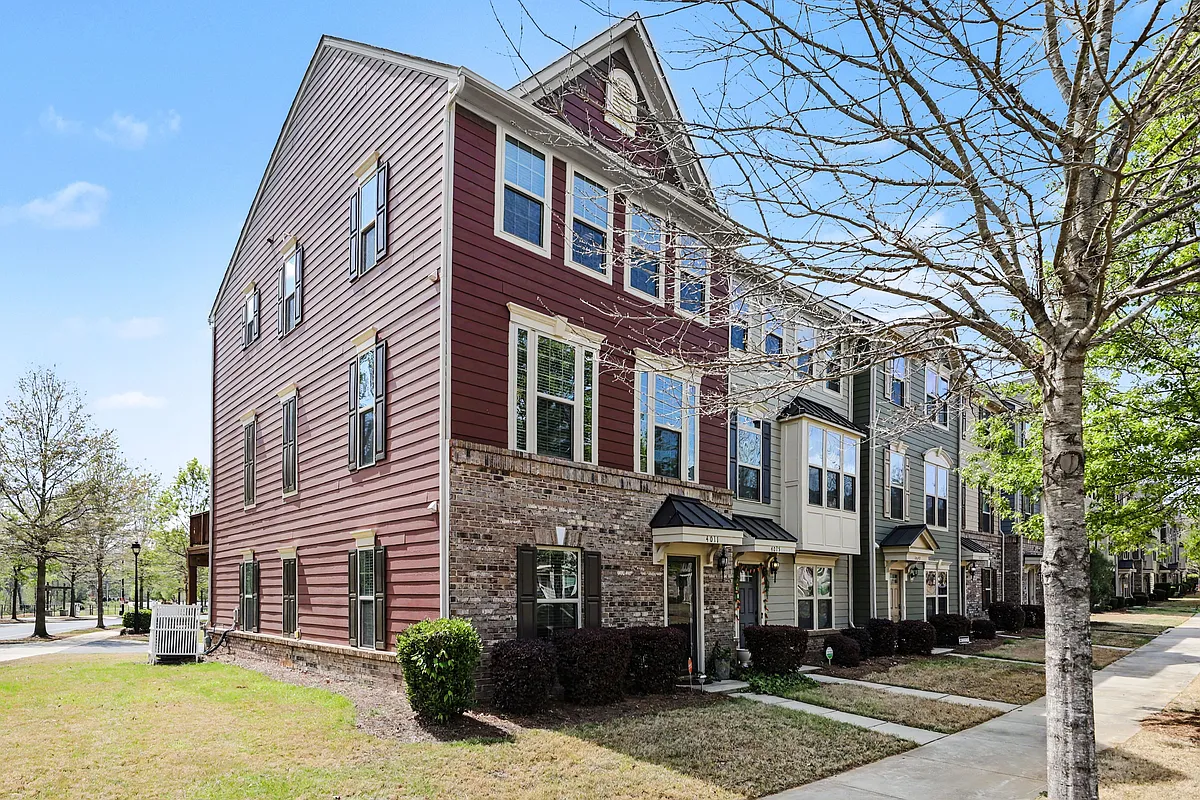 Building Photo - 4011 Zilker Park Dr