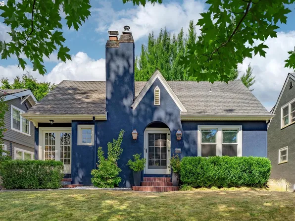 3325 NE Holladay St, Portland, OR 97232
