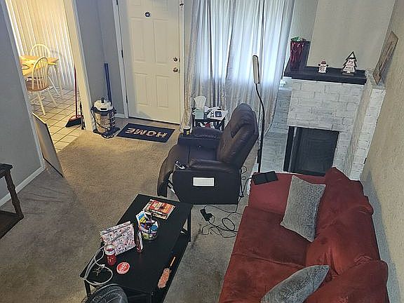 Livingroom with fireplace