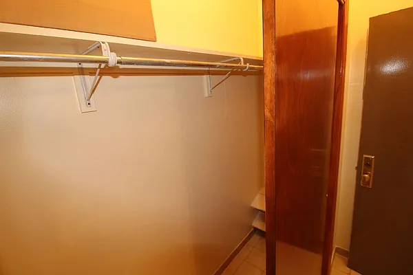 Rented by Realty Nerd | media 8