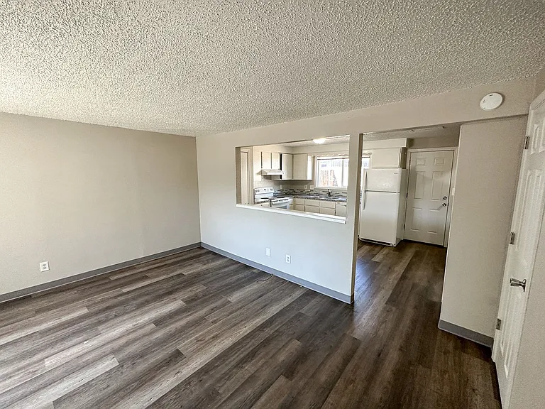 1543-1611 Salishan St SE — Photo 37