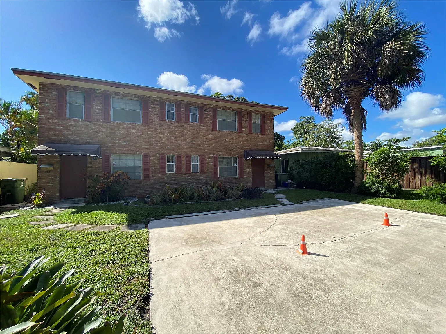 2 bed, 1.0 bath, $2,000 — Photo 1