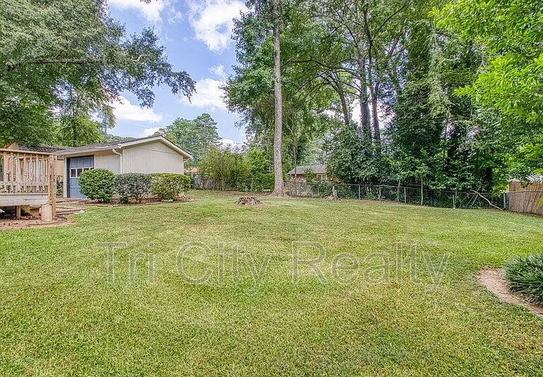 212 Hilltop Dr — Photo 35