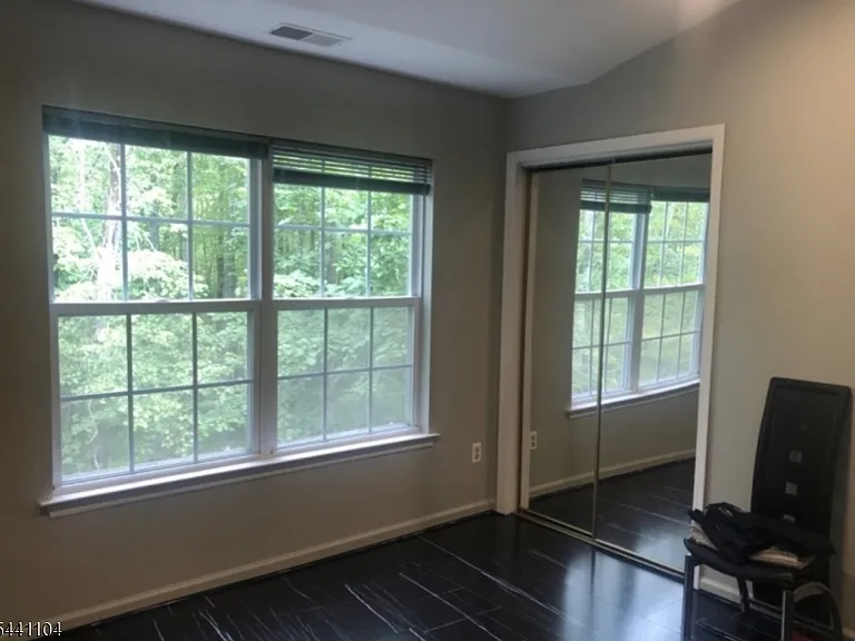 511 Chatfield Dr — Photo 11