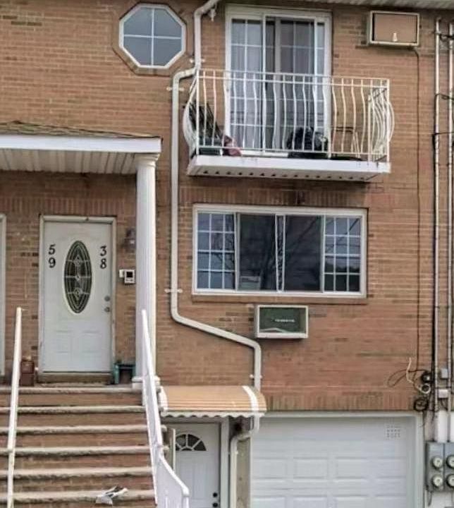 1st image of 5938 60th Ave #2
