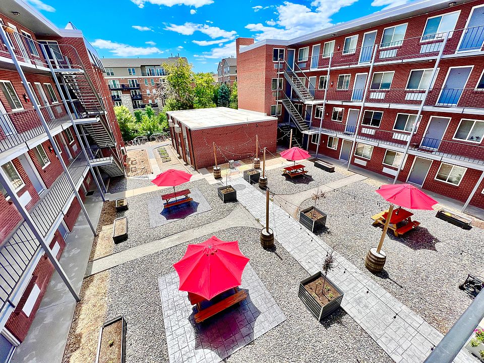 Experience tranquility in this charming courtyard, perfect for relaxation and outdoor gatherings.