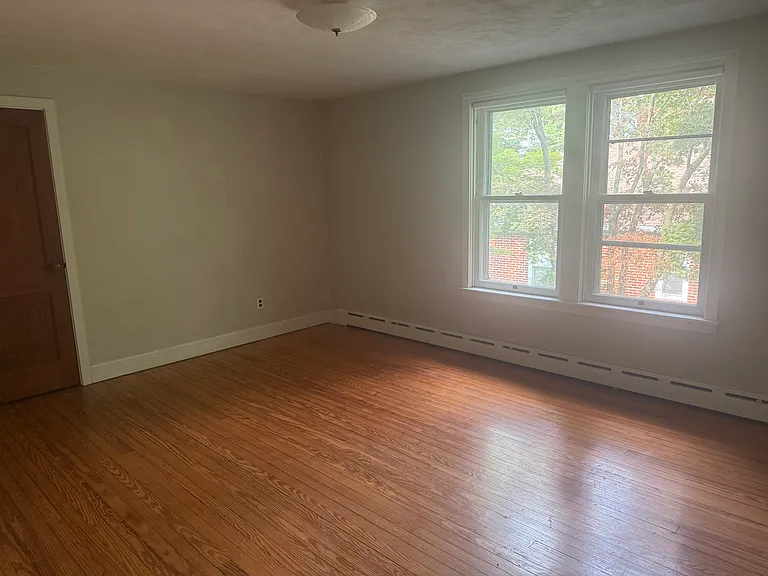 126 W York St — Photo 10