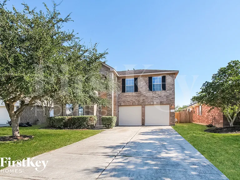 2811 Long Grove Ln — Photo 1