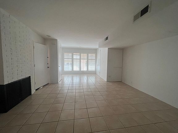 4th image of 1120 N Flores St #3