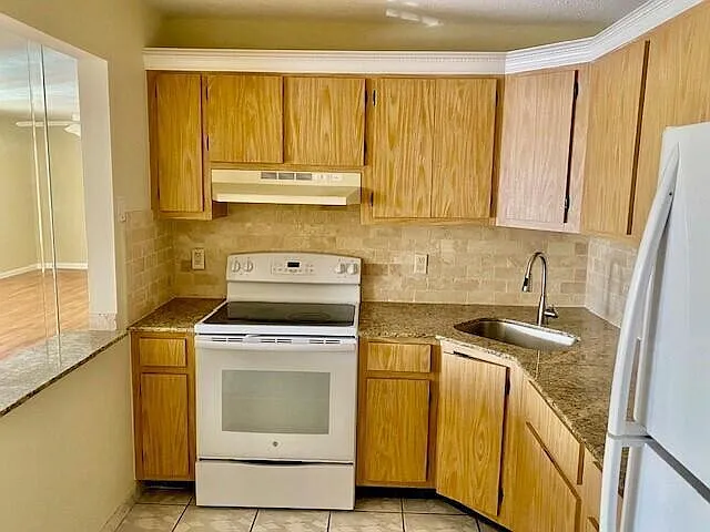 428 Pine Glen Ln #B-2 — Photo 13