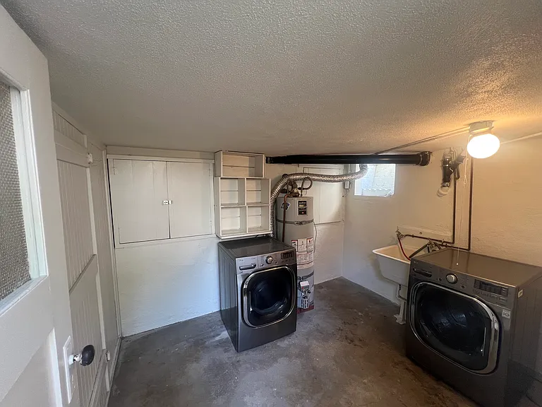 4966 Townsend Ave — Photo 18