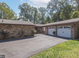 2880 Snake Hill Rd, Doylestown, PA 18902
