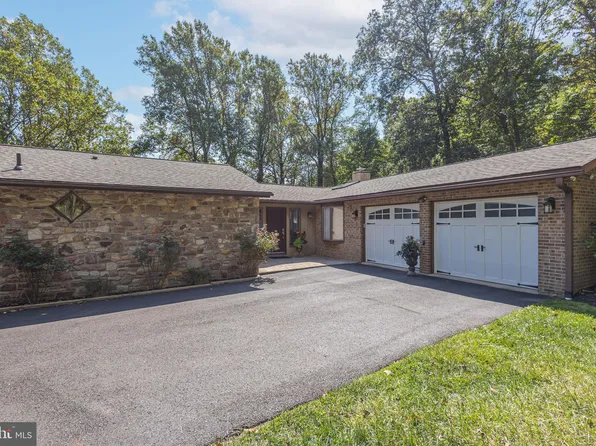 2880 Snake Hill Rd, Doylestown, PA 18902
