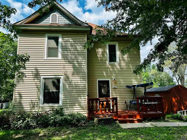 1608 Willow St, Valley Falls, KS 66088
