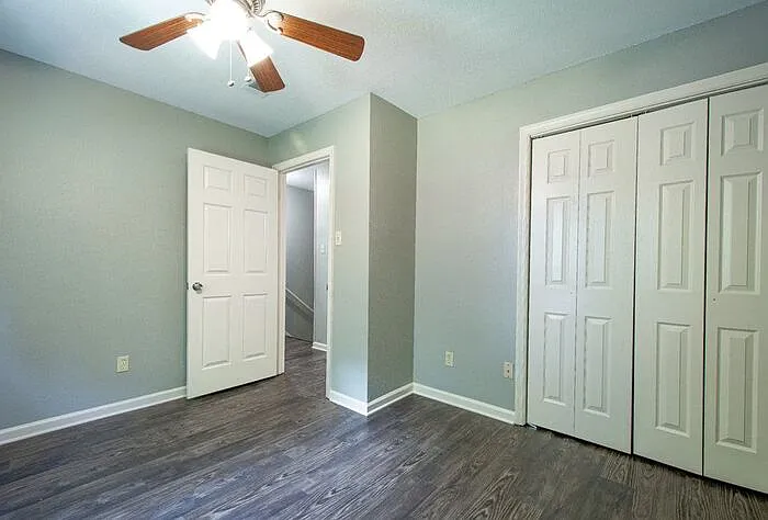 8120 W Markham St #5 — Photo 8