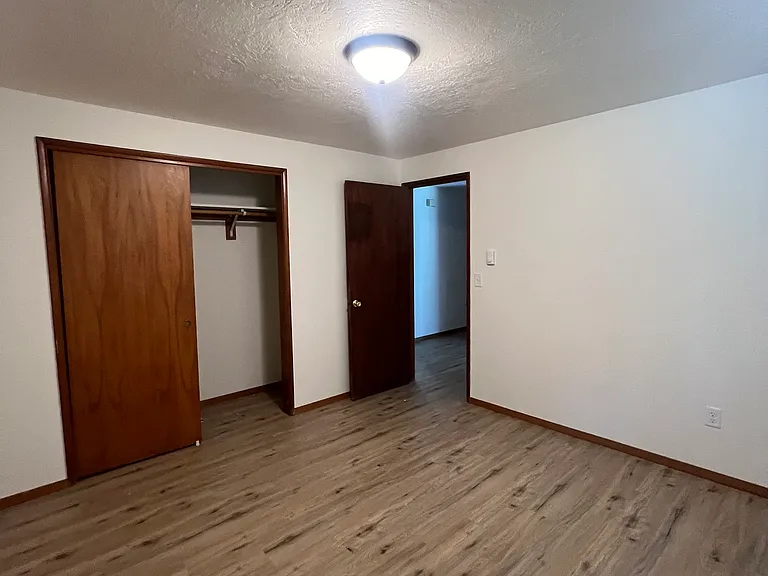 1243 SE Villard St — Photo 5