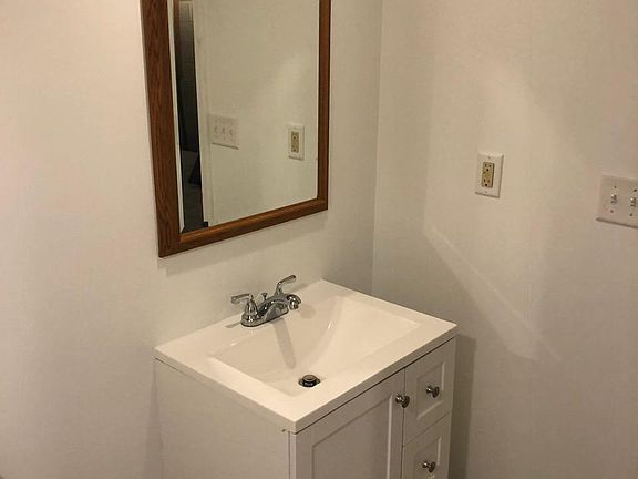 2nd image of 2121 N Carolina St