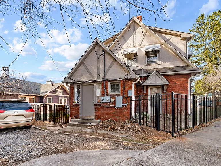 47 Monroe Pl #2 — Photo 4