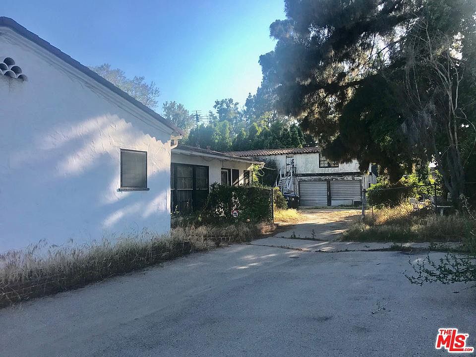 2nd image of 5725 Corteen Pl