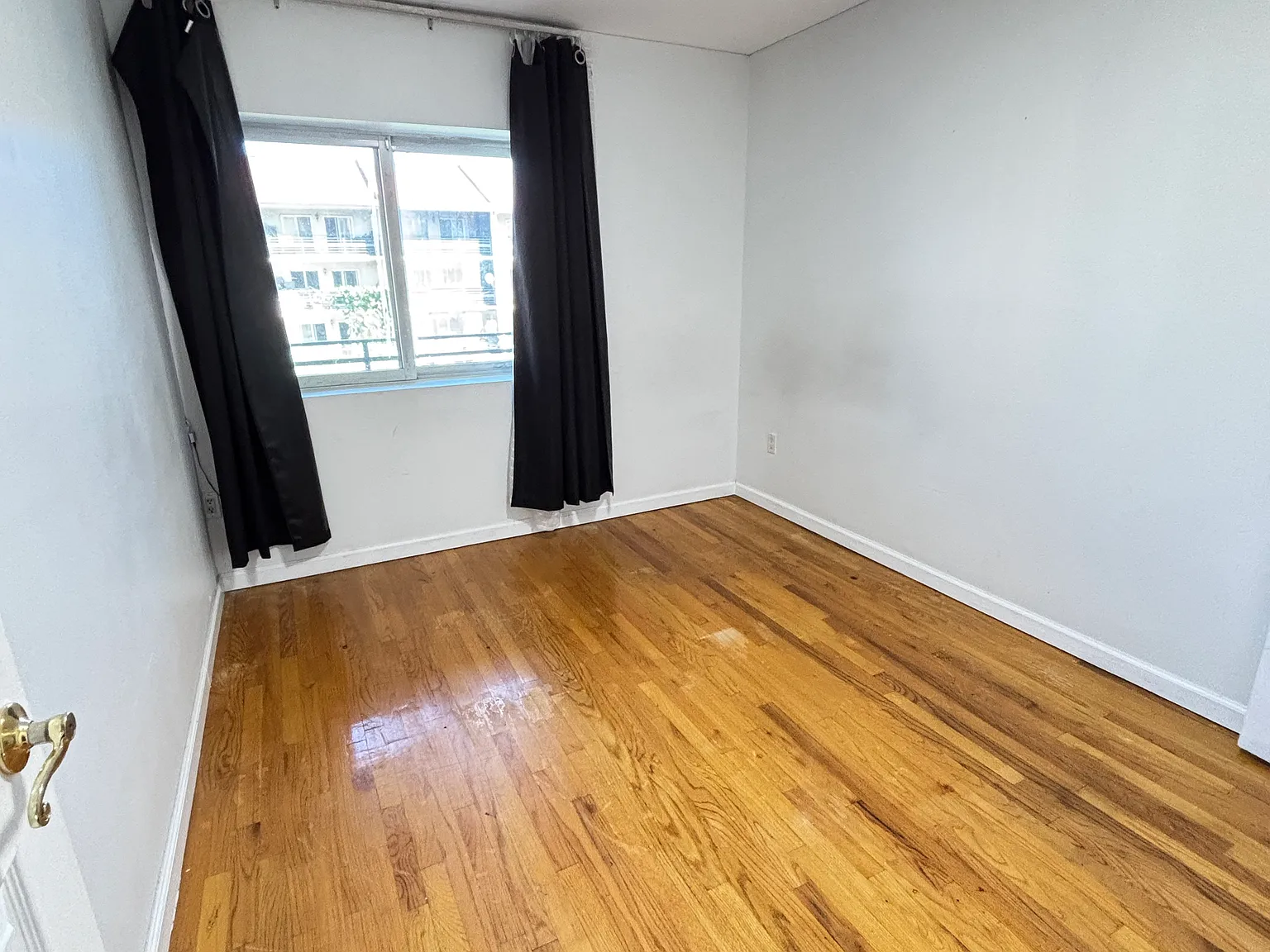 2 bed, 800 sqft, $3,000 — Photo 4