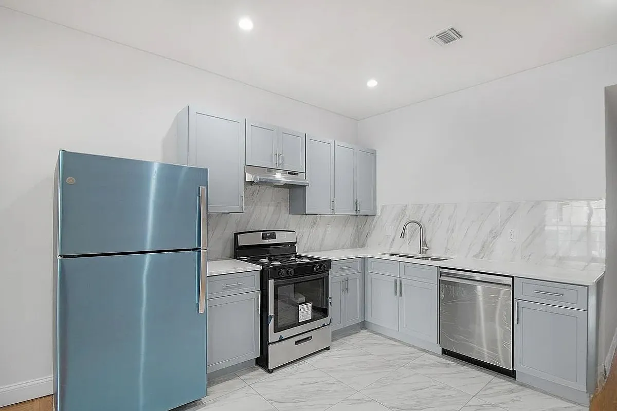 2708 Glenwood Road — Photo 4