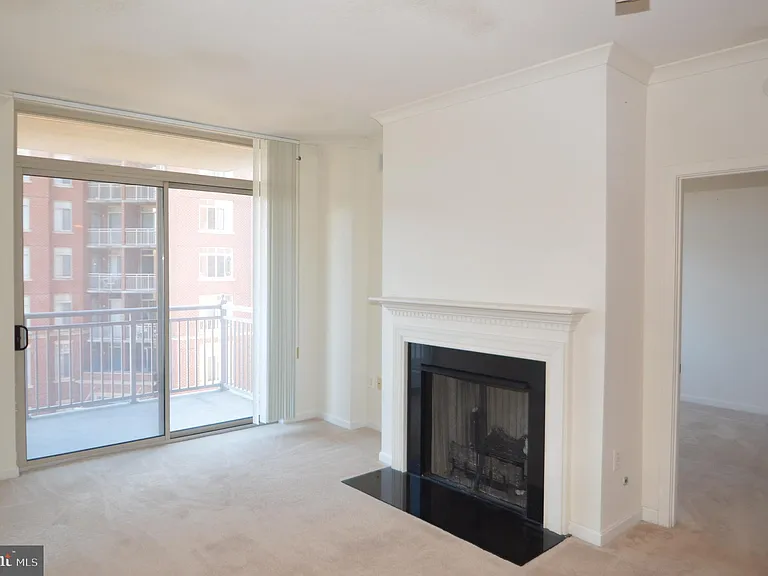 4490 Market Commons Dr #412 — Photo 7