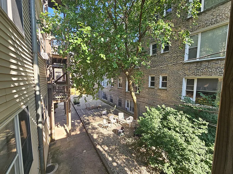 709 W Cornelia Ave #1R — Photo 8