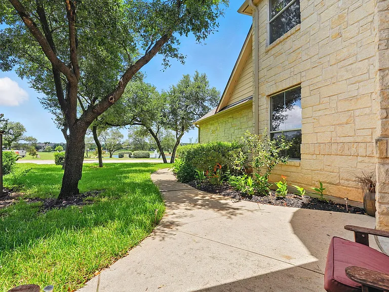 1802 Misty Ridge Dr — Photo 6