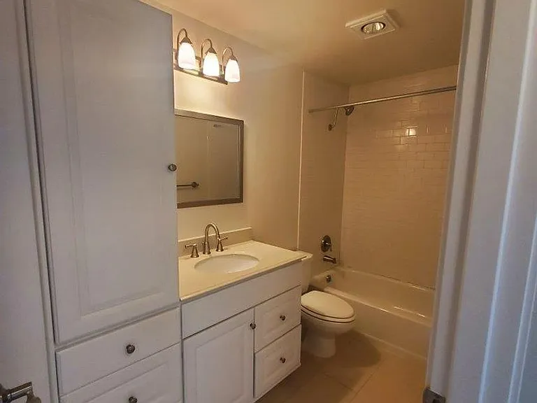 160 Lee St #204 — Photo 6