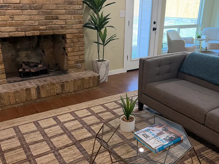 2504 Deerfoot Trl — Photo 5