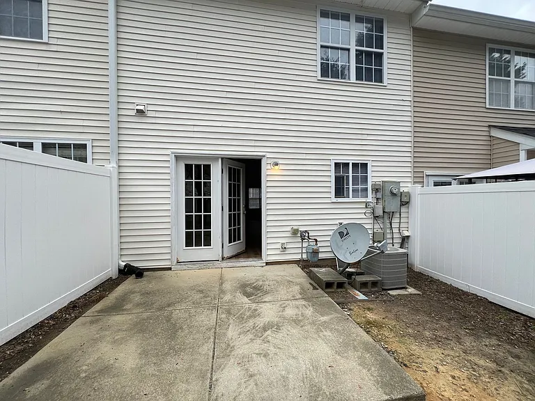 116 Baberton Dr — Photo 23