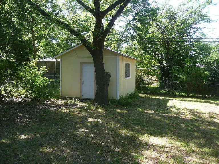 3405 Binyon Ave — Photo 15