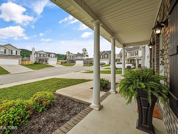 4th image of 7418 Rose Water Ln