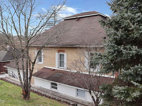 3rd image of 531 Oak Ave NW