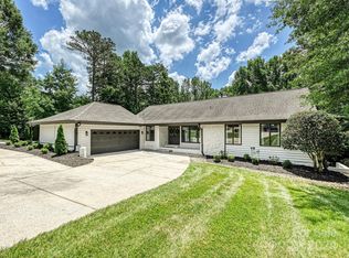 3525 Windbluff Dr, Charlotte, NC 28277