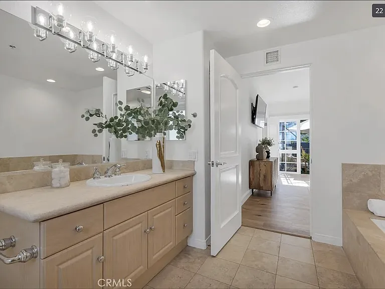851 N San Vicente Blvd #128 — Photo 23